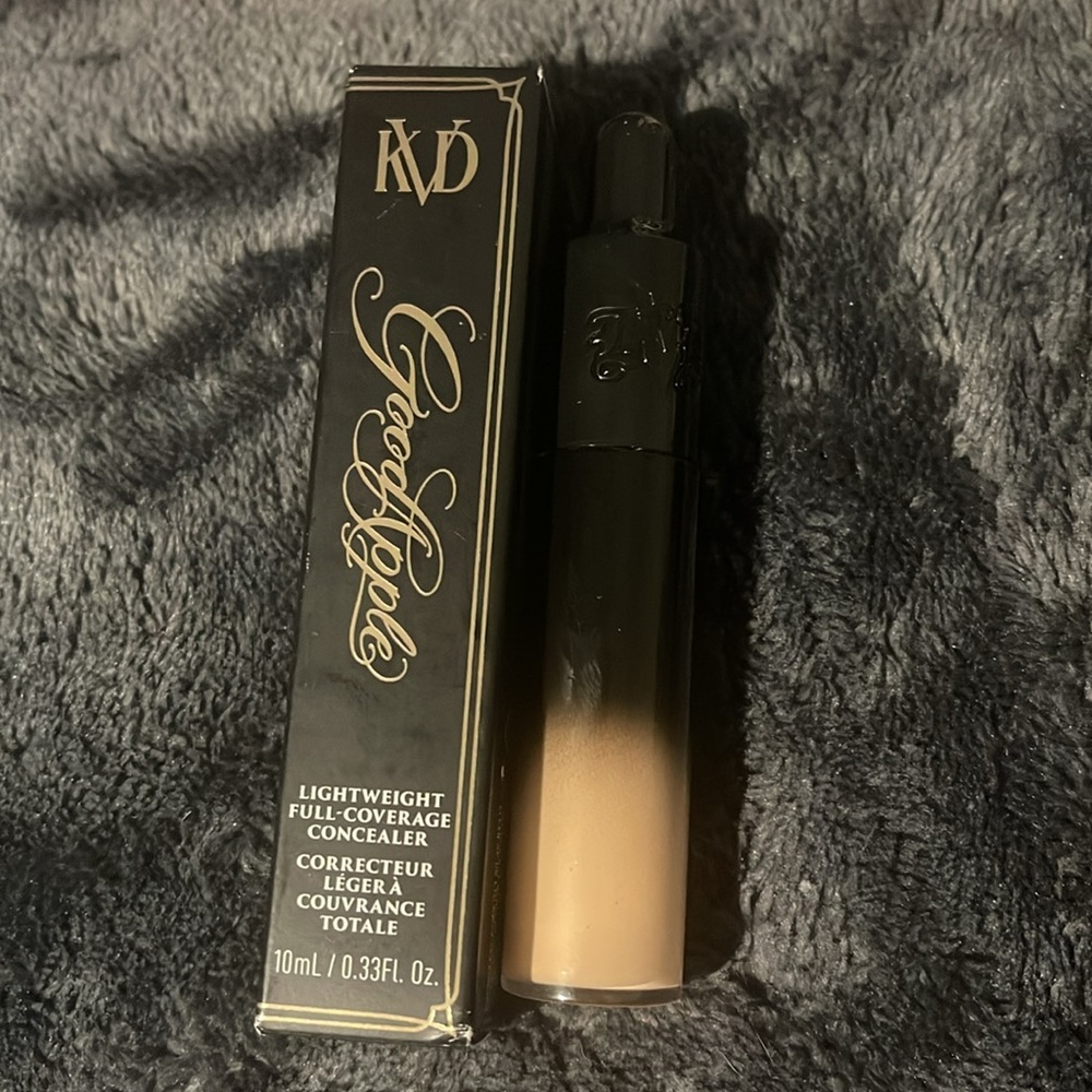 KVD Light 107 Good Apple Lightweight Full-Coverage Concealer - Picture 4 of 4